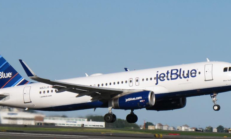 JetBlue A320 Take Off