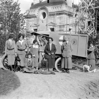 American volunteers at the Château de Blérancourt
